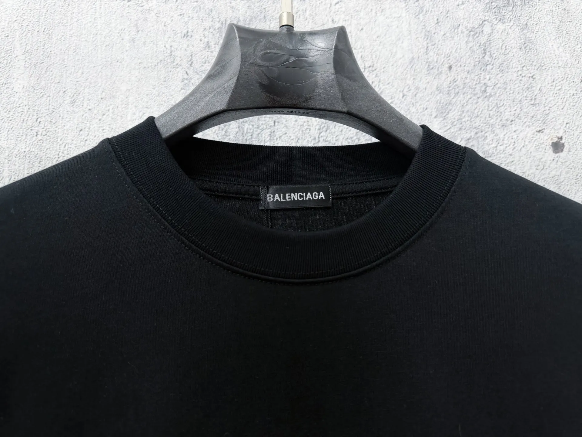 【Balenciaga】 ➕ ， ， ， 。 ， ， ， 。 ， ， 。 ， ， T look， ， ， 。 ：Black White Size：S-XL